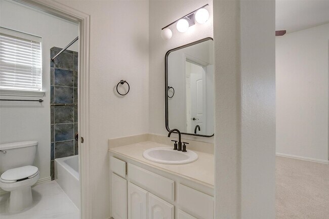 Building Photo - 8201 Choctaw Ln