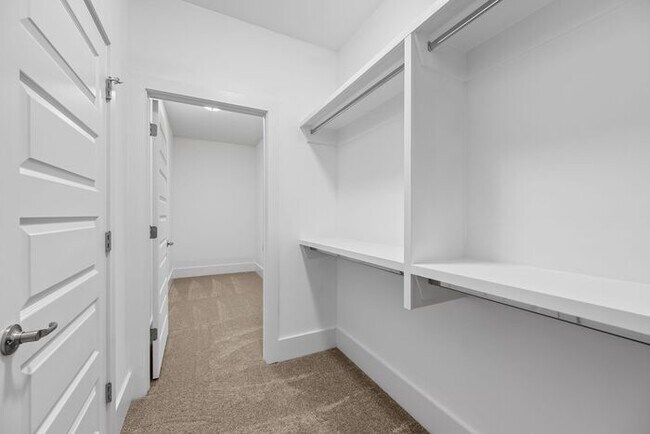 Building Photo - Stunning Home in Melrose 12 South Area...D...