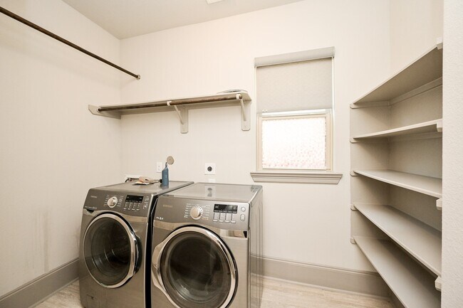Building Photo - 25235 Birchwood Springs Ave