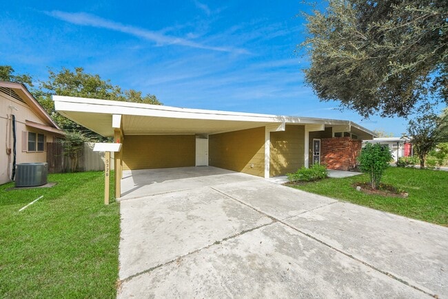 Building Photo - 5326 Heatherbrook Dr