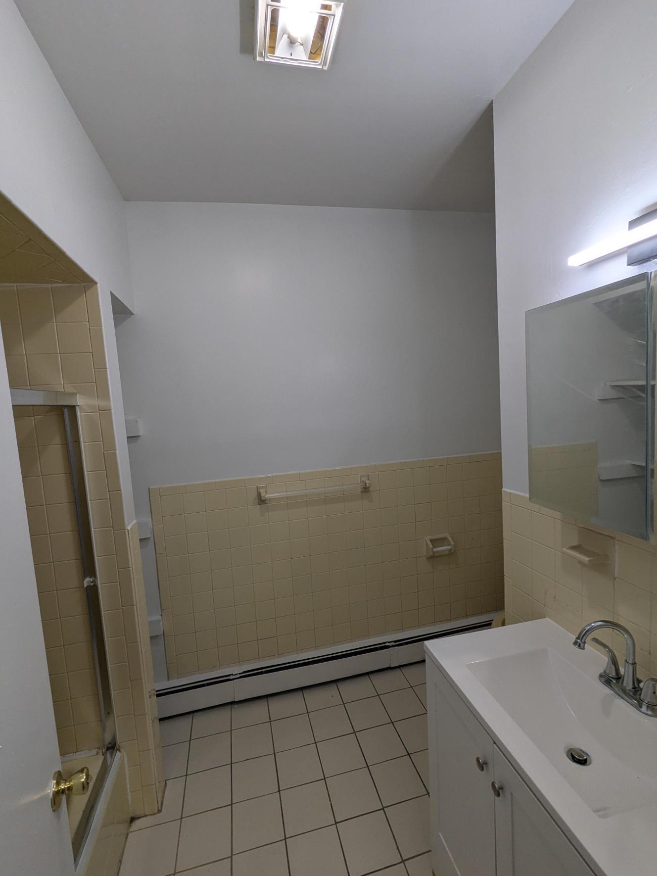 Building Photo - 273 S Orange Ave