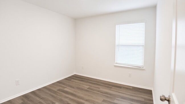 Building Photo - 21610 Violet Rdg Rd