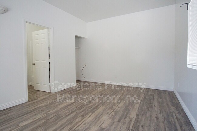 Building Photo - 5017 College Ave