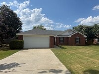 Building Photo - Closest 3bed/2bath to gate 2 available with Fenced in yard.