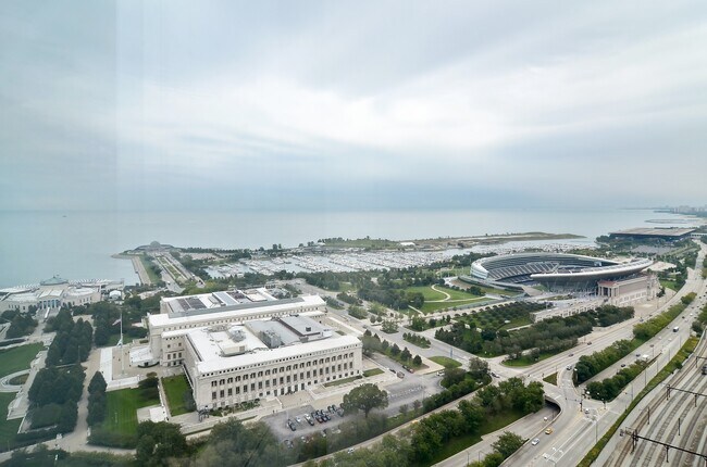 Building Photo - 1211 S Prairie Ave