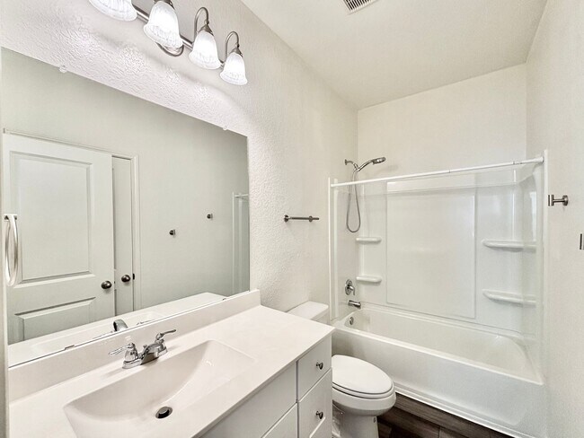 Building Photo - 5227 Hickory Pl