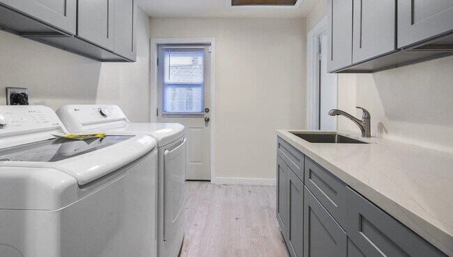 Building Photo - 2292 Addison Ave