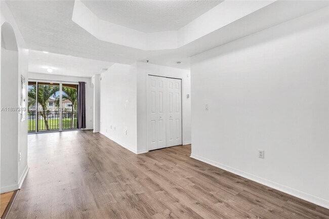 Building Photo - 6700 NW 114th Ave