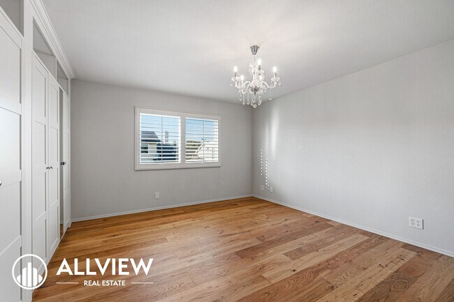 Building Photo - 6351 Glenfox Dr