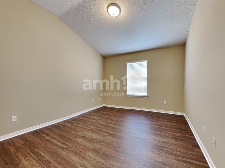 Building Photo - 2091 Cherokee Cove Trl