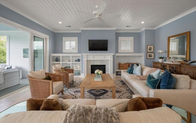 Building Photo - 1595 Paradise Lake Dr