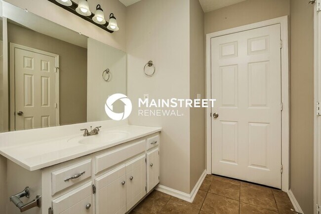 Building Photo - 3 Bedroom Pet-Friendly Home in La Vergne, TN with Main Street Renewal