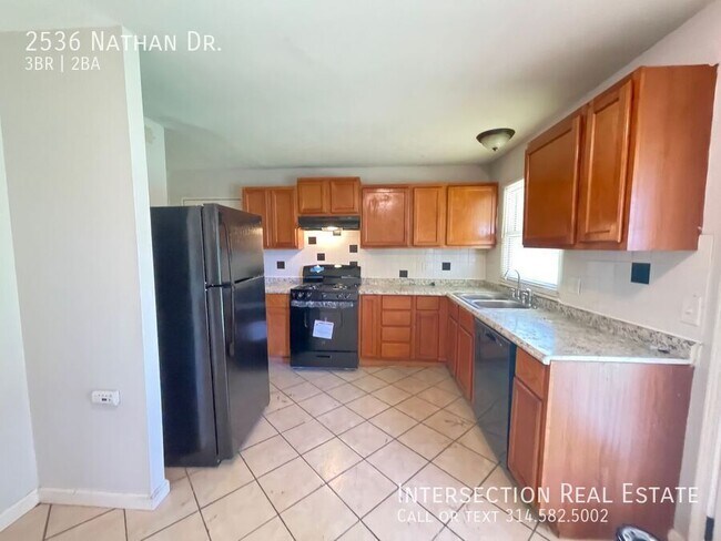 Building Photo - 2536 Nathan Dr