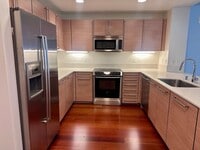 Building Photo - Modern 1 Bedroom Condo in SOMA!