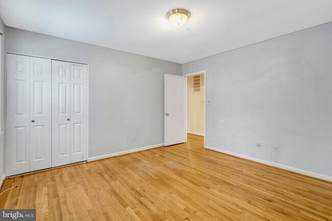 Building Photo - 8916 Braeburn Dr