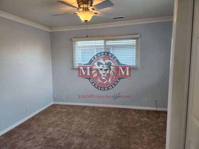Building Photo - 3 Bd  1 Bath Home in Salt Lake City
