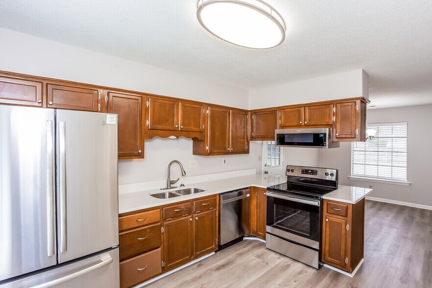 Building Photo - 7327 Mallard Creek Dr