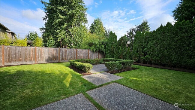 Building Photo - 13101 NE 84th St