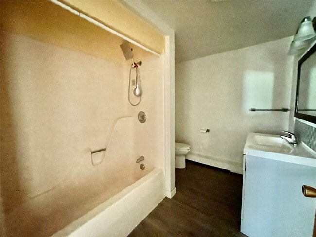 Building Photo - 507 Hill Ave