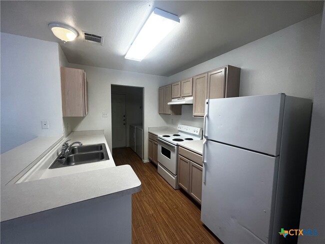 Building Photo - 125 Cedargrove