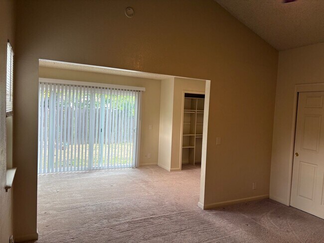 Building Photo - Colusa Ave