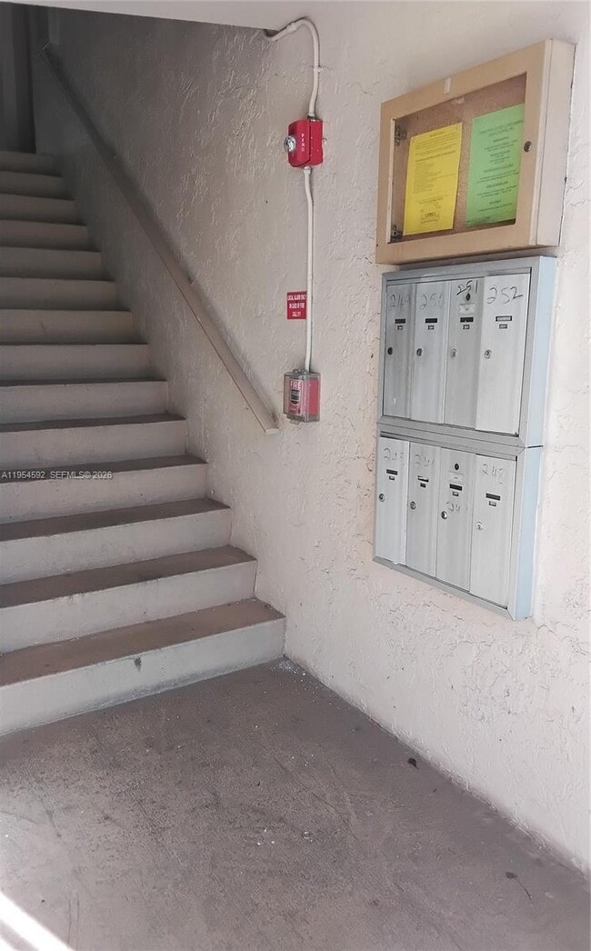 Building Photo - 5901 Washington St