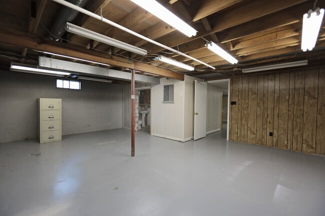 Building Photo - 2509 Paddock Ct
