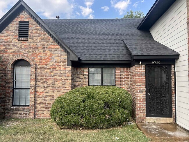 Building Photo - 6950 Hillshire Dr
