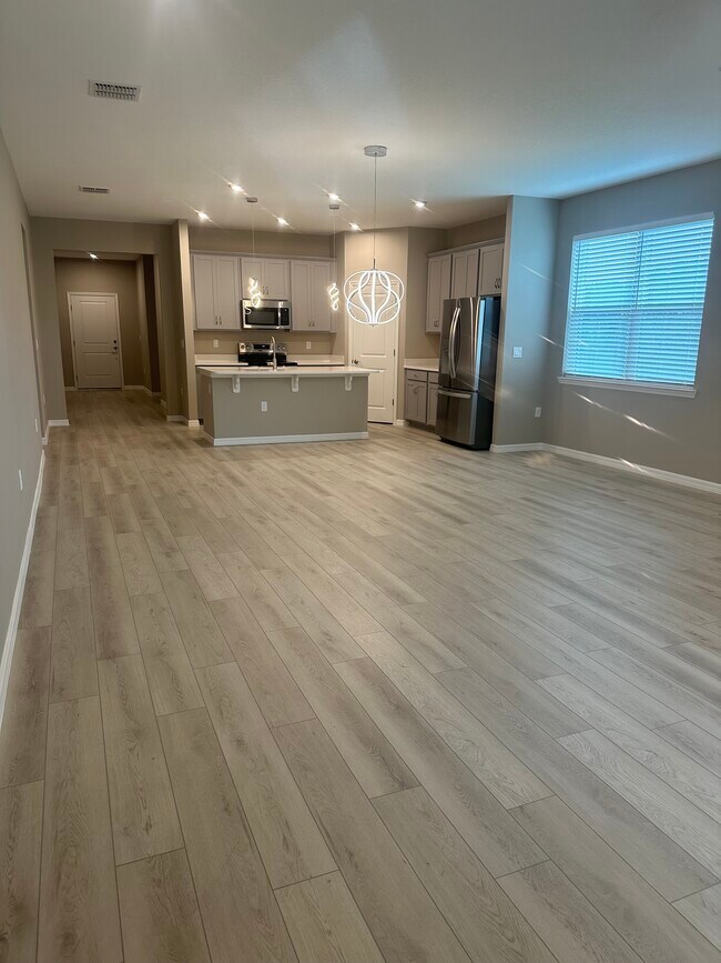 Building Photo - 1300 Plumbago Ct