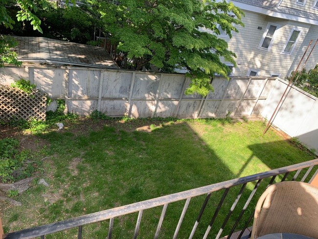 Building Photo - Huge 5 bed In Davis Square