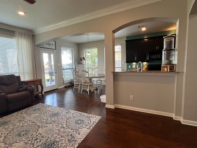 Building Photo - 4 bedroom 2.5 bath in Yowell Ranch