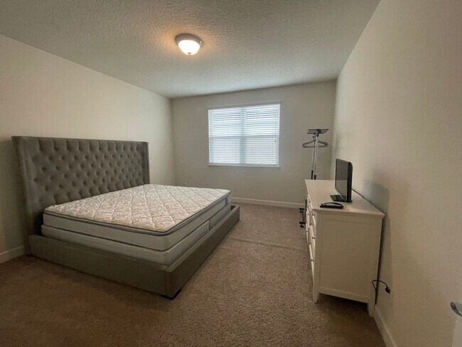 Building Photo - The perfect home waiting for you! FULLY FURNISHED!!