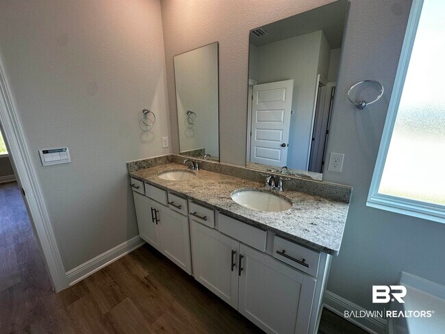 Building Photo - 10162 Lamonica Ln
