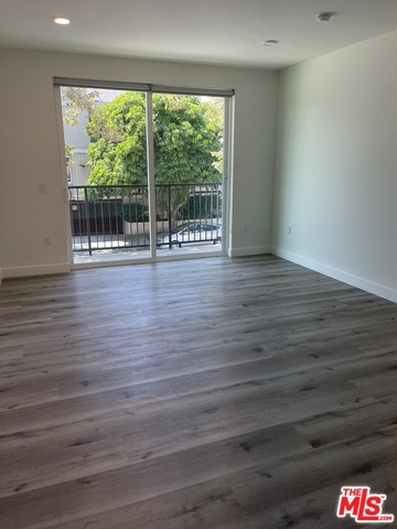 Building Photo - 4806 Sylmar Ave