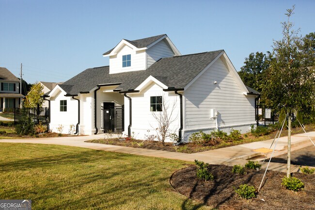 Building Photo - 452 Hellen Vly Dr