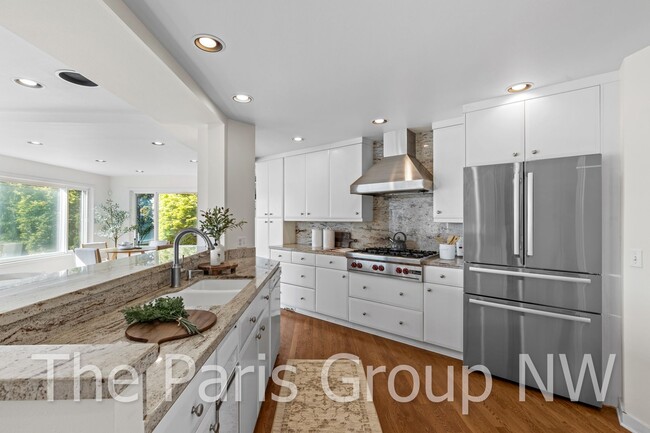 Building Photo - Stunning 3 Story Kirkland Water View Home ...