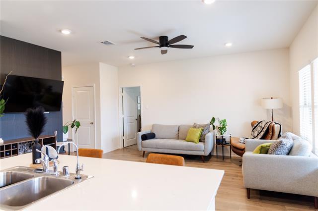 Building Photo - 6505 Waterfall Ln