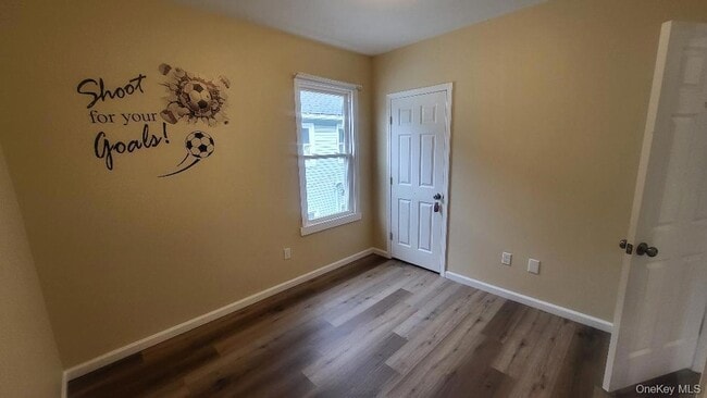 Building Photo - 19 Hoffman Ave