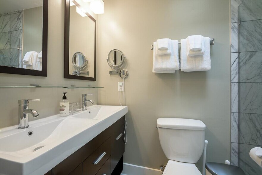 Building Photo - 401 Constitution Ave NE