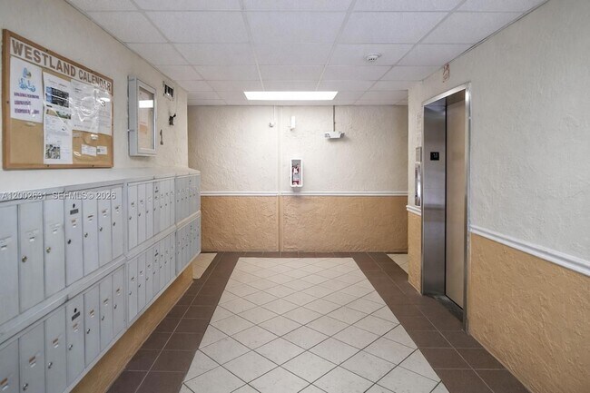 Building Photo - 5755 W 20th Ave