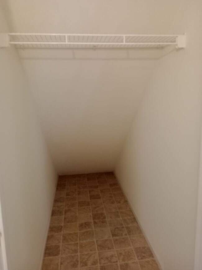 Building Photo - 1729-1731-1731 Louise Cir