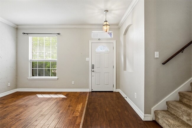 Building Photo - 2305 Orchid Dr