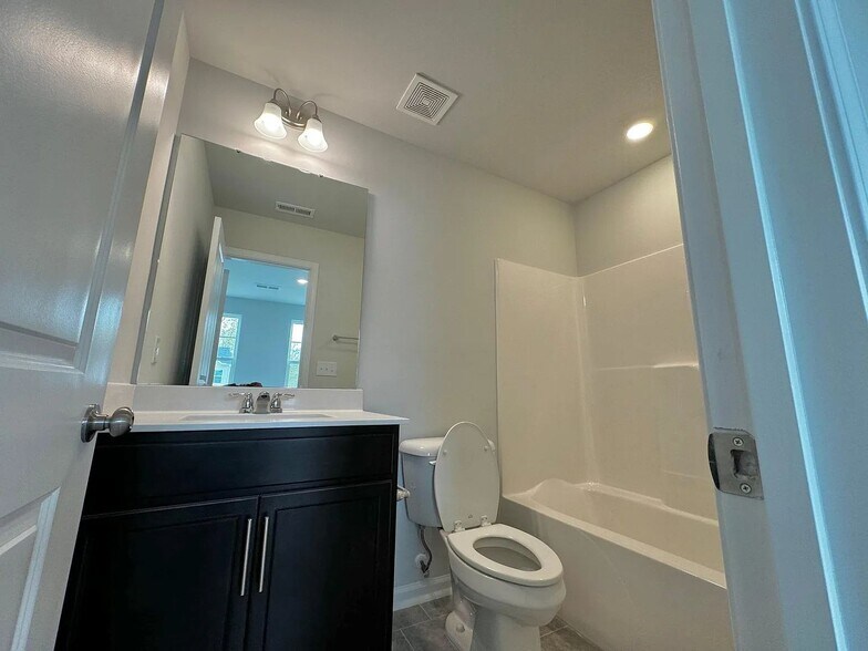 Building Photo - 2624 Chert Ln