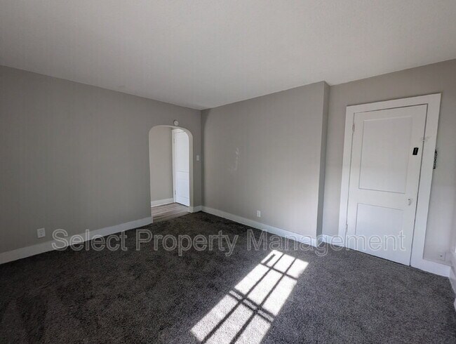 Building Photo - 1235 Huestis Ave