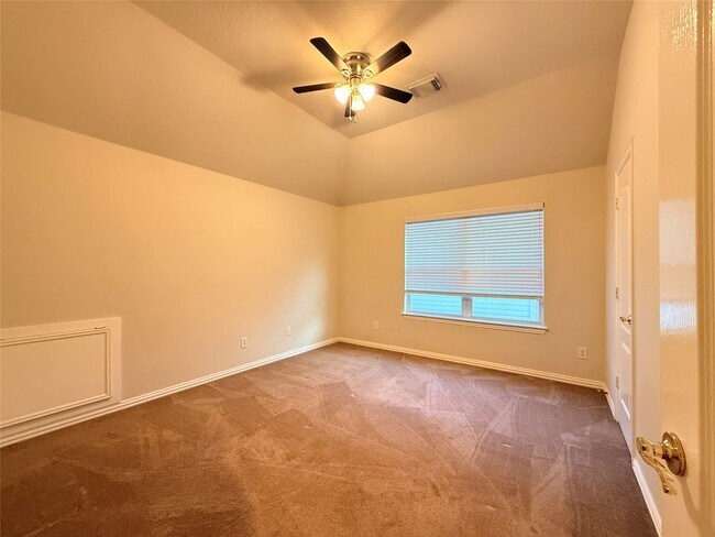 Building Photo - 2144 Brittany Colony Dr