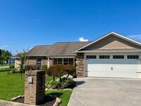Building Photo - Quiet Neighborhood Charm with Everyday Con...