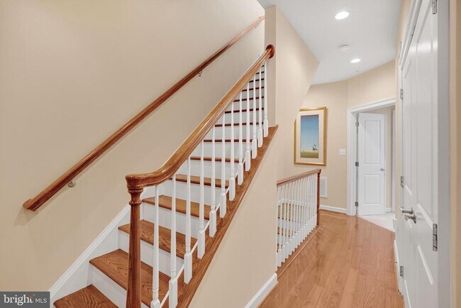 Building Photo - 714 Bracey Ln