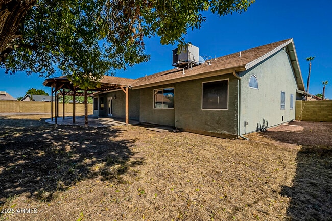 Building Photo - 8844 W Cavalier Dr