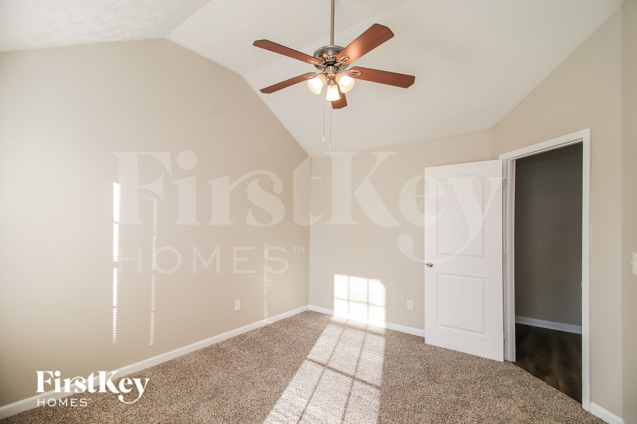 Building Photo - 7424 Garnet Dr