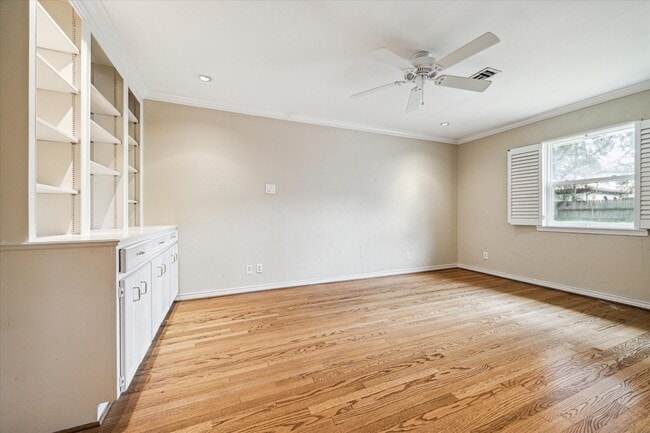 Building Photo - 5505 Holly Springs Dr